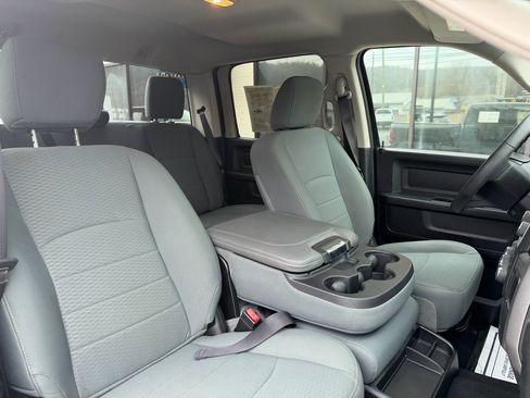 Used 2018 RAM 1500 Express image 12