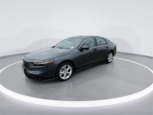 Used 2025 Honda Accord LX image 6