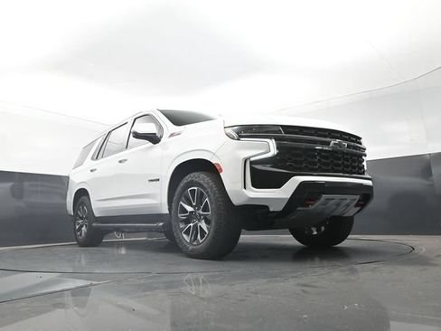 Used 2022 Chevrolet Tahoe Z71 w/ Luxury Package AWD/4WD image 27
