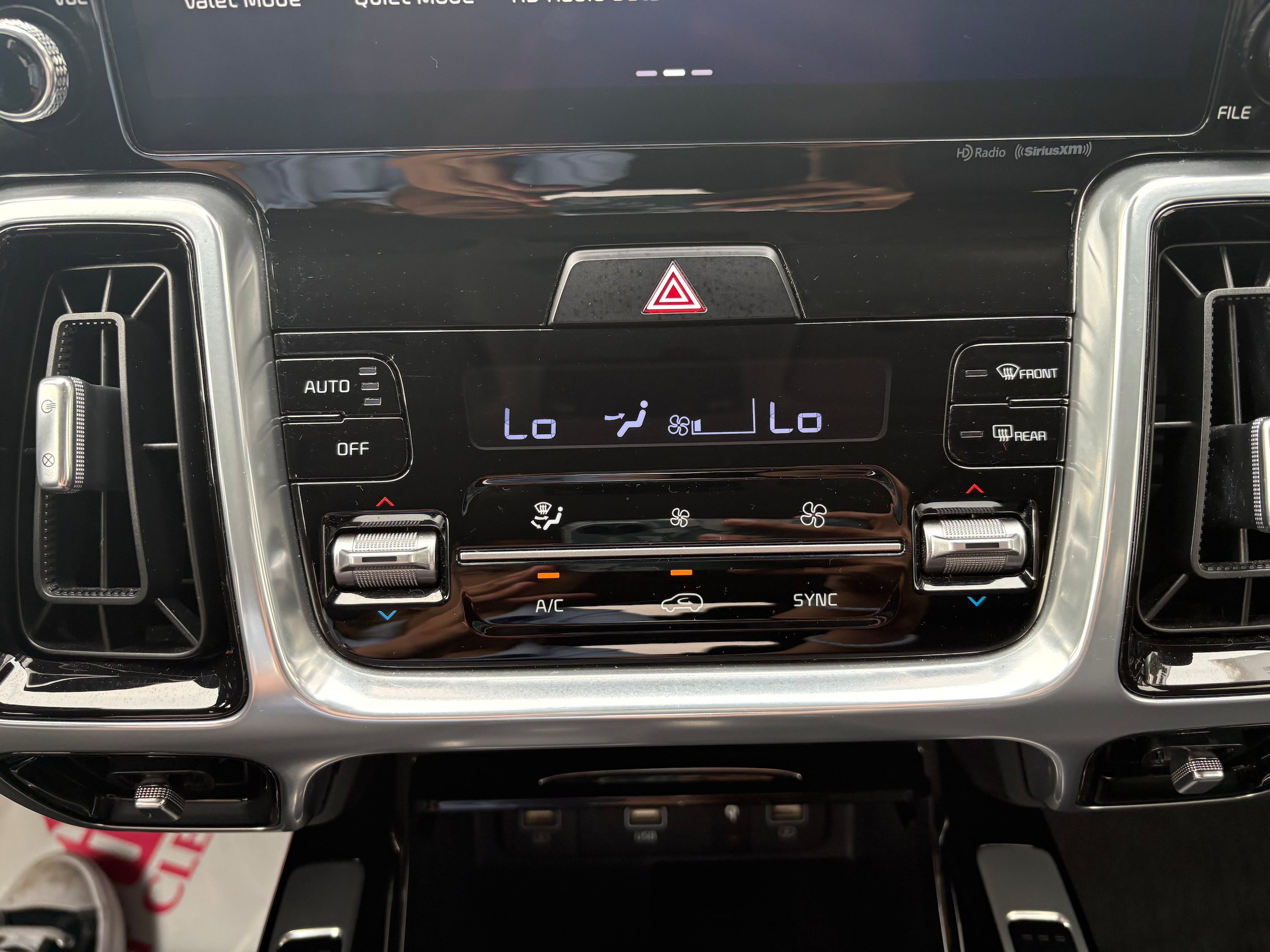 Used 2023 Kia Sorento SX AWD/4WD image 24