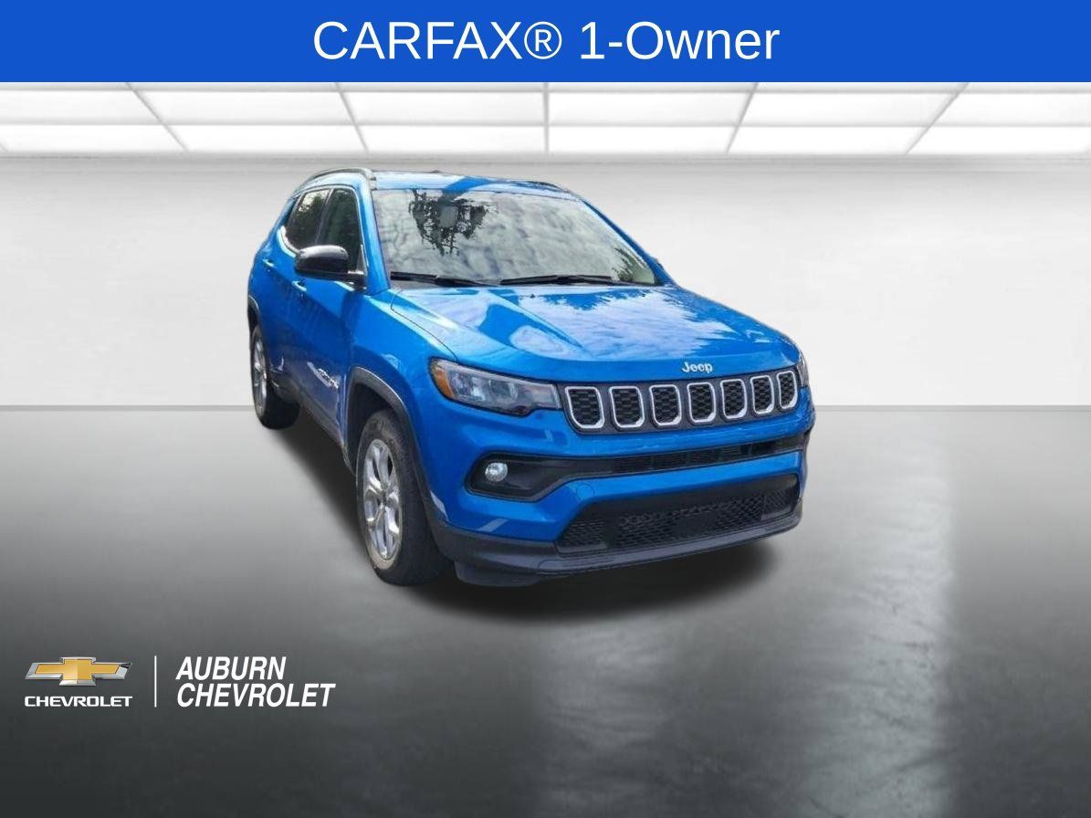 Used 2025 Jeep Compass Latitude AWD/4WD image 1