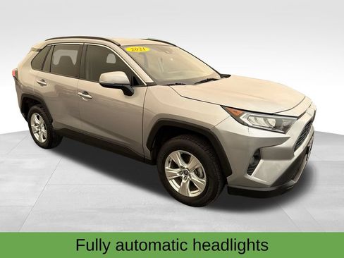 Used 2021 Toyota RAV4 XLE AWD/4WD image 10