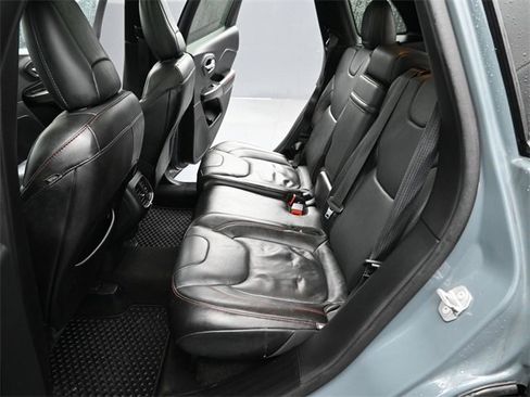 Used 2015 Jeep Cherokee Trailhawk w/ Comfort/Convenience Group image 14