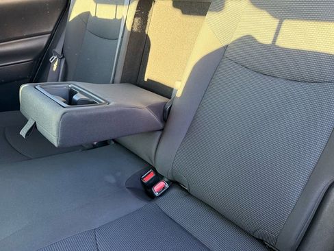 Used 2022 Toyota RAV4 LE image 33