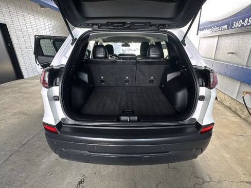 Used 2020 Jeep Cherokee Latitude Plus FWD image 14