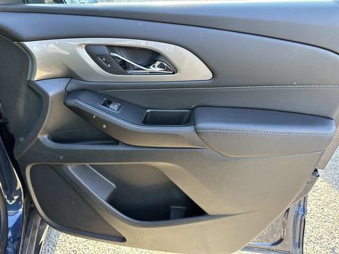 Used 2023 Chevrolet Traverse LT w/ LPO, Floor Liner Package image 8