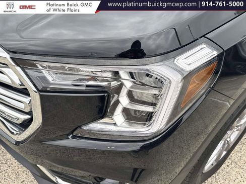Used 2024 GMC Terrain SLT image 8