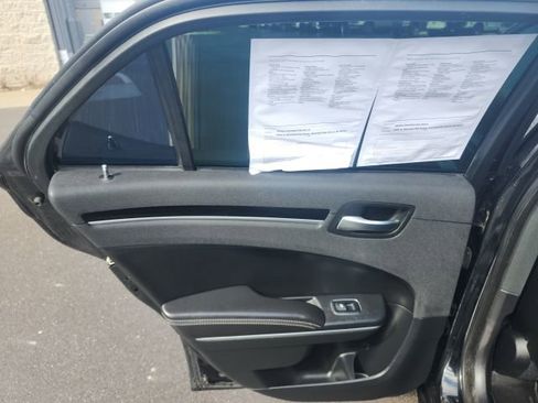 Used 2018 Chrysler 300 S image 14