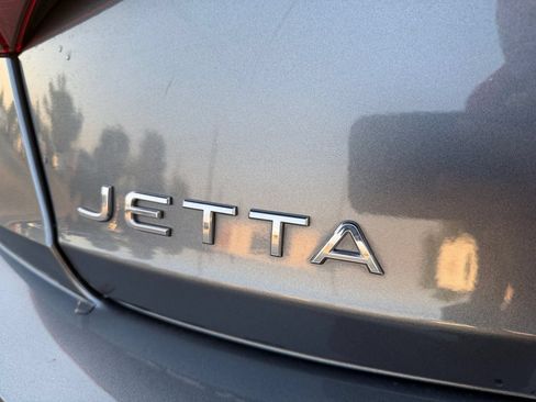 Used 2024 Volkswagen Jetta SE FWD image 29