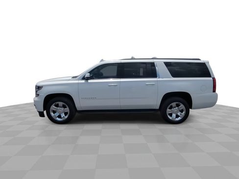 Used 2020 Chevrolet Suburban LT w/ Luxury Package RWD image 5