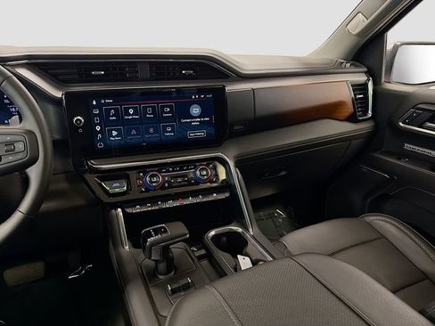 Used 2024 GMC Sierra 1500 Denali w/ Technology Package AWD/4WD image 28