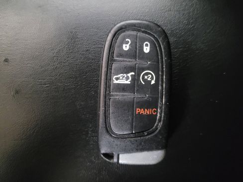 Used 2020 Jeep Cherokee Limited image 32