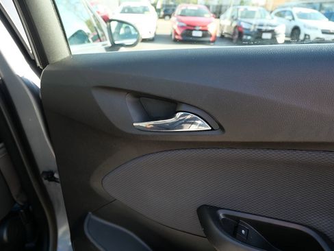 Used 2018 Chevrolet Cruze LT w/ Convenience Package FWD image 29