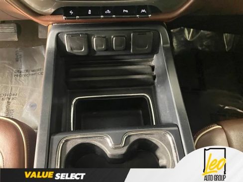 Used 2016 Chevrolet Silverado 1500 High Country w/ High Country Premium Package AWD/4WD image 15
