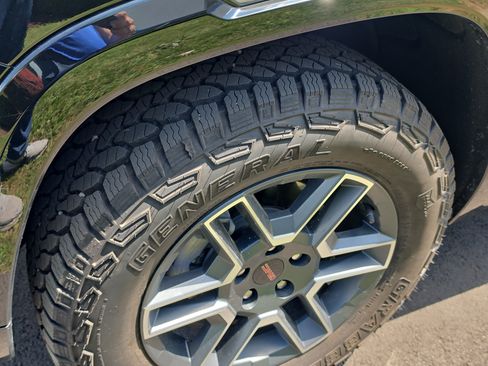 Used 2026 GMC Terrain AT4 w/ LPO, Floor Liner Package AWD/4WD image 11