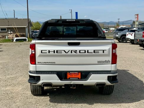 Used 2021 Chevrolet Silverado 1500 High Country w/ Technology Package AWD/4WD image 4