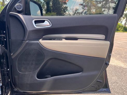 Used 2019 Dodge Durango SXT AWD/4WD image 16