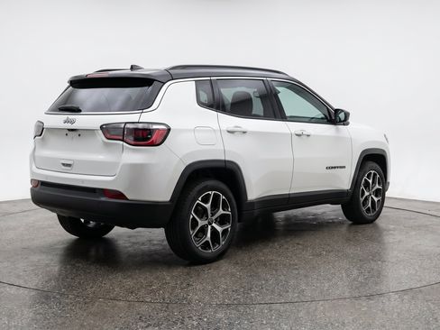 Used 2025 Jeep Compass Limited AWD/4WD image 9