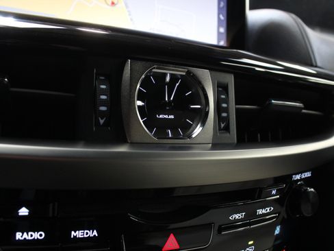 Used 2019 Lexus LX 570 4WD w/ Inspiration Series image 57