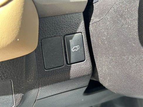 Used 2018 Toyota RAV4 XLE image 26