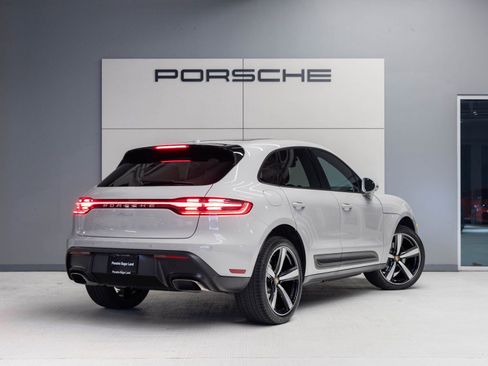 Certified 2026 Porsche Macan AWD/4WD image 7