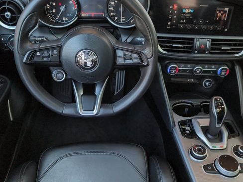 Used 2023 Alfa Romeo Giulia Veloce image 14