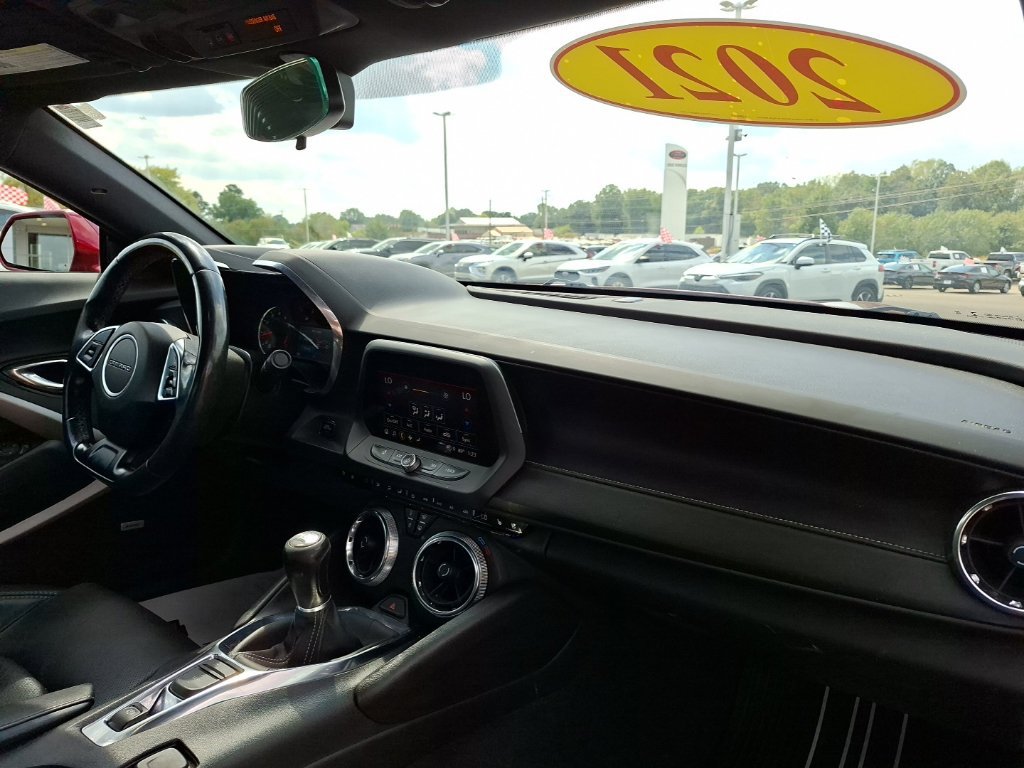 Used 2021 Chevrolet Camaro LT w/ Technology Package RWD image 34