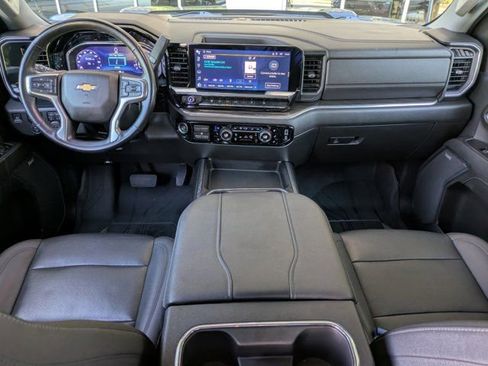 Used 2024 Chevrolet Silverado 2500 LTZ w/ LTZ Convenience Package image 15