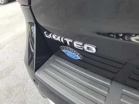 Used 2024 Ford Expedition Limited image 9