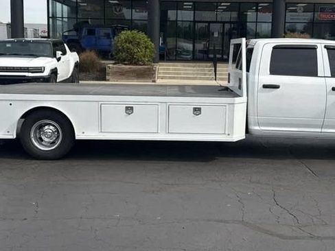 Used 2024 RAM 3500 Tradesman w/ Chrome Appearance Group RWD image 3