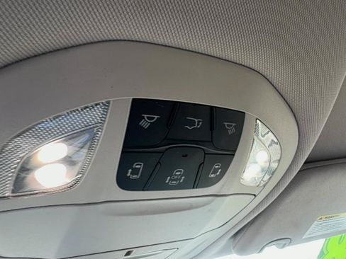 Used 2018 Chrysler Pacifica Touring-L Plus FWD image 30