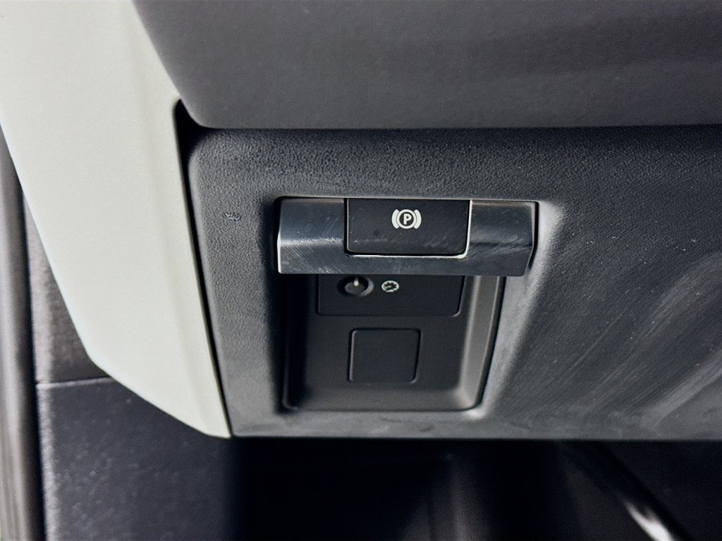 Certified 2024 Land Rover Defender 130 S AWD/4WD image 11