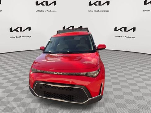 Used 2023 Kia Soul LX FWD image 3