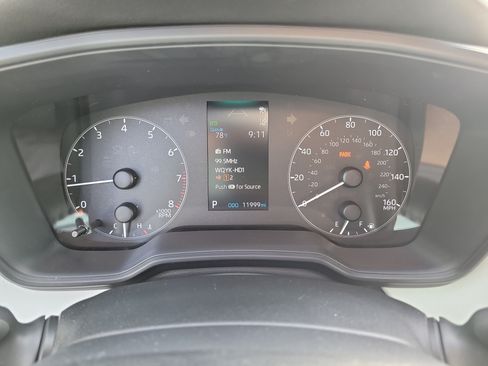 Used 2023 Toyota Corolla SE FWD image 32