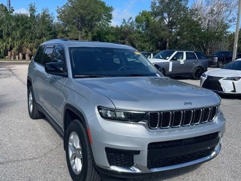 Used 2023 Jeep Grand Cherokee L Laredo image 5