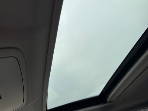 Used 2018 Toyota RAV4 XLE w/ Plus Extra Value Package image 33