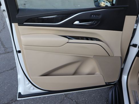 Used 2023 Cadillac Escalade Premium Luxury w/ Performance Package AWD/4WD image 18
