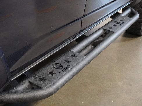 Used 2018 Toyota 4Runner SR5 AWD/4WD image 7