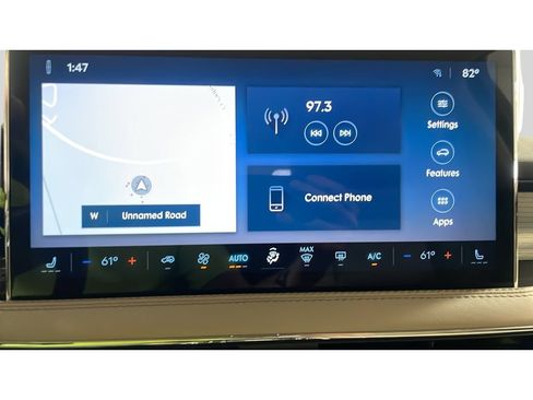Used 2024 Lincoln Corsair AWD w/ Towing Package image 13