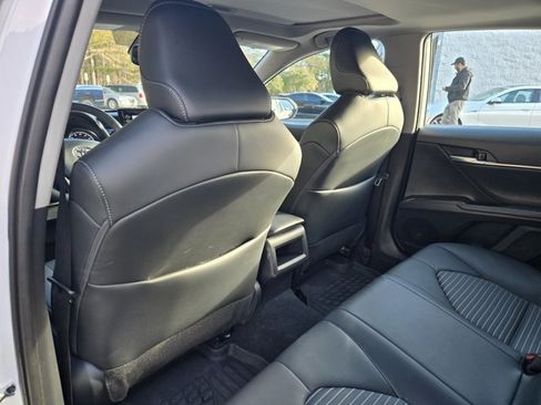 Used 2024 Toyota Camry SE image 12