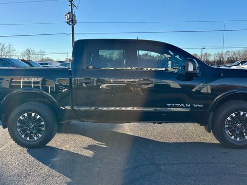 Used 2018 Nissan Titan PRO-4X w/ Pro-4x Convenience Package image 5