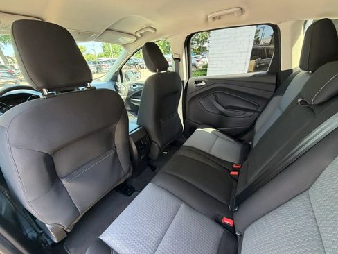 Used 2019 Ford Escape SE FWD image 15