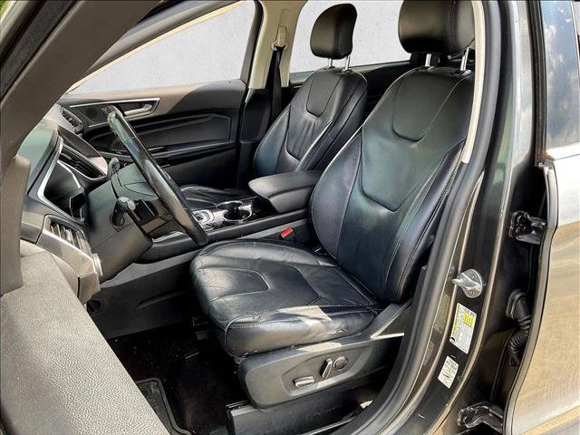 Used 2016 Ford Edge Titanium FWD image 23