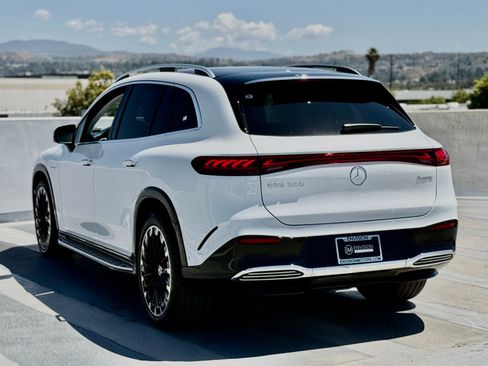 New 2026 Mercedes-Benz EQS 550 4MATIC SUV image 9