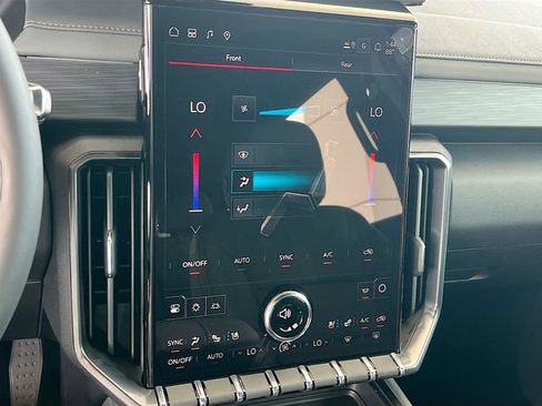 New 2026 GMC Acadia AT4 w/ Luxury Package AWD/4WD image 11