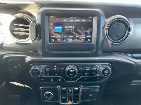 Used 2020 Jeep Gladiator Sport w/ Quick Order Package 24S image 8