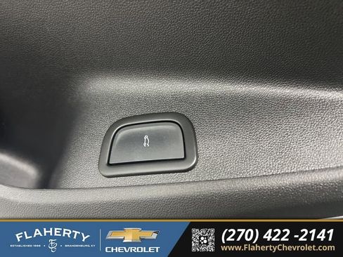 Used 2024 Chevrolet Traverse RS image 23