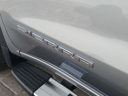 Used 2023 GMC Sierra 1500 SLT w/ SLT Premium Package image 8