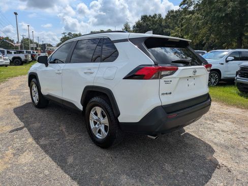 Used 2021 Toyota RAV4 XLE AWD/4WD image 6