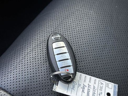 Used 2020 Nissan Rogue SL w/ Premium Package image 31